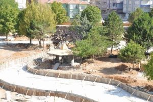 Masal parkı g&ouml;zle g&ouml;r&uuml;l&uuml;r hale geldi