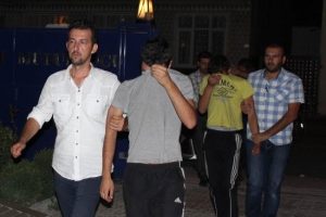 Soydukları depoda alem yapmışlar
