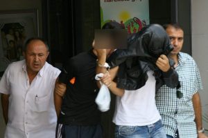 Market hırsızları su&ccedil;&uuml;st&uuml; yakalandı