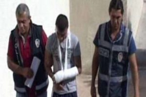 Arsız hırsızın kolu kırılınca yakalandı