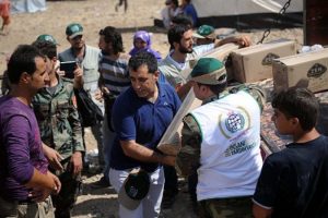 İHH'dan Irak'a sığınan Suriyeli K&uuml;rtlere yardım
