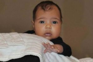 Kim kardashian'ın bebeği ortaya &ccedil;ıktı