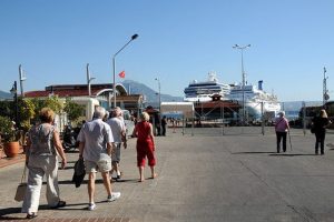 Yabancı turist T&uuml;rkiye'yi "paket tur"ladı