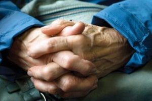 Parkinsonlulara titremeyen kaşık m&uuml;jdesi