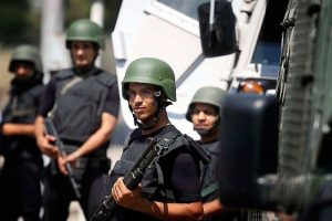 Mısır'da sokağa &ccedil;ıkma yasağının s&uuml;resi azaltıldı