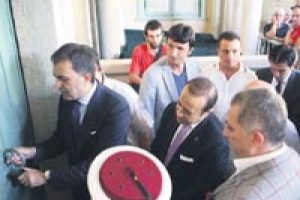 Bakan t&uuml;rbe a&ccedil;tı