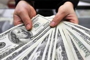 Dolar yeniden 2 liraya &ccedil;ıktı