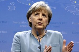 Merkel'den T&uuml;rklere Alman vatandaşlığına ge&ccedil;iş &ccedil;ağrısı