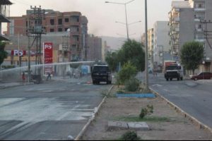 İzinsiz g&ouml;steriye polis m&uuml;dahalesi