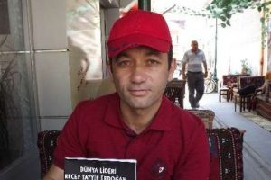 Başbakan i&ccedil;in yazdığı şiirleri kitaplaştırdı