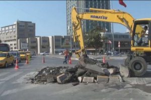 Taksim'de kazı &ccedil;alışmaları başladı