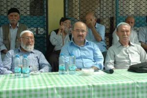 H&uuml;seyin &Ccedil;elik dayısını toprağa verdi