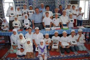 Kur'an kursunu bitirene tablet hediye