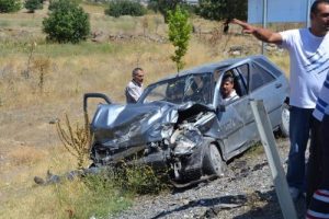 Kaza yerinde can pazarı: 1 &ouml;l&uuml; 3 yaralı