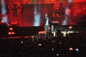&Uuml;nl&uuml; sanat&ccedil;ılar unutulmaz bir gece yaşattı
