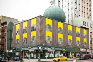 New York polisinden camiler i&ccedil;in şok hareket