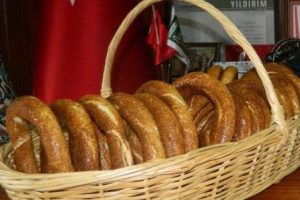 Bursa'da simit fiyatları ekmeği ge&ccedil;ti