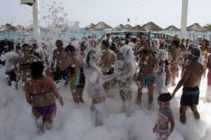 Afrika sıcaklarına karşı havuzlu &ccedil;&ouml;z&uuml;m