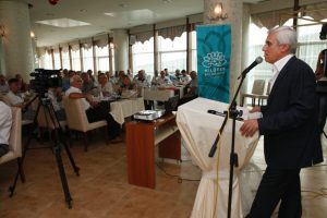 "Herkes  se&ccedil;imi d&uuml;ş&uuml;n&uuml;yor, biz Nil&uuml;fer'i."