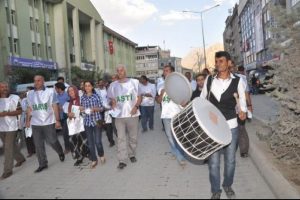 Festivale davullu davet