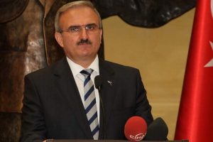 Vali M&uuml;nir Karaoğlun'dan Zafer Bayramı a&ccedil;ıklaması