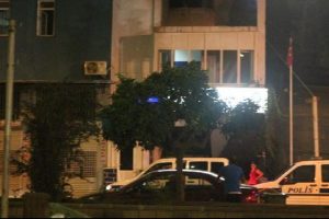 Eşi eve d&ouml;nmeyince kızını ka&ccedil;ırdı