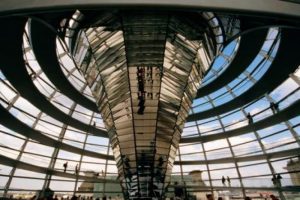 Almanya'da vekillerin ek gelirleri masada