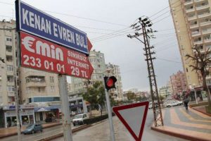 Kenan Evren'e karşı ''Rabia'' &ouml;nerisi