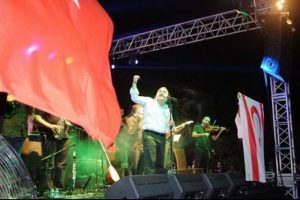 "Atat&uuml;rk'&uuml; sevmeyenle el bile sıkışmam"