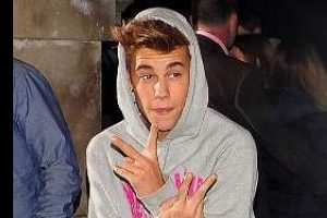 Justin Bieber uslu durmadı
