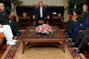 Başbakan kuvvet komutanlarını kabul etti