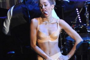 Miley Cyrus: 'Sorunlarım var'