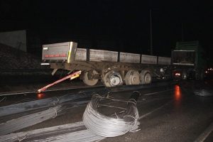 Kontrolden &ccedil;ıkan TIR kaza yaptı