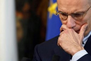 Berlusconi'nin tehdidi İtalya'yı sersemletti