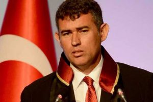 Başbakan'ın y&uuml;z&uuml;ne karşı bunları s&ouml;yledi