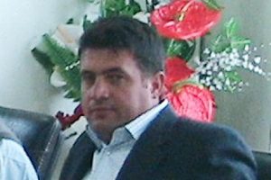 D&uuml;ğ&uuml;nde &ccedil;ocukları vuran muhtar tutuklandı
