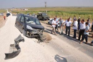 İki ara&ccedil; kafa kafaya &ccedil;arpıştı