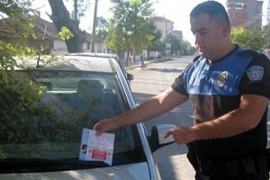 Polisten vatandaşa 'şaka trafik cezası'yla uyarı