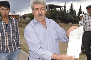 &Uuml;zerlerine k&ouml;m&uuml;r tozu yağıyor