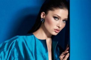 M&uuml;jde Ar g&ouml;z&uuml;n&uuml; Nurg&uuml;l Yeşil&ccedil;ay'a dikti!