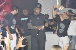 50 Cent'e 50 şişe şampanya!
