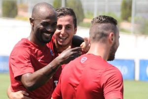 Zokora'ya b&uuml;y&uuml;k destek!