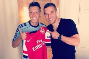 Mesut Podolski ile buluştu