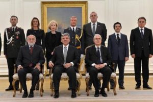 G&uuml;l B&uuml;y&uuml;kel&ccedil;ileri kabul etti