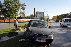 Kazayı yara almadan atlattı
