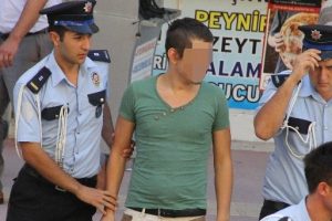 Konserdeki bı&ccedil;akla yaralama zanlısı serbest
