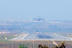İncirlik &Uuml;ss&uuml;'ne, İngiliz kargo u&ccedil;ağı indi