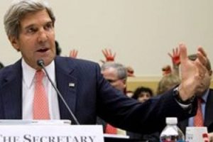Kerry'ye 'kanlı el' protestosu