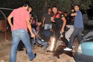 Polis hakimleri karşısında istiyor