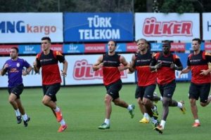 Amrabat takımla &ccedil;alıştı